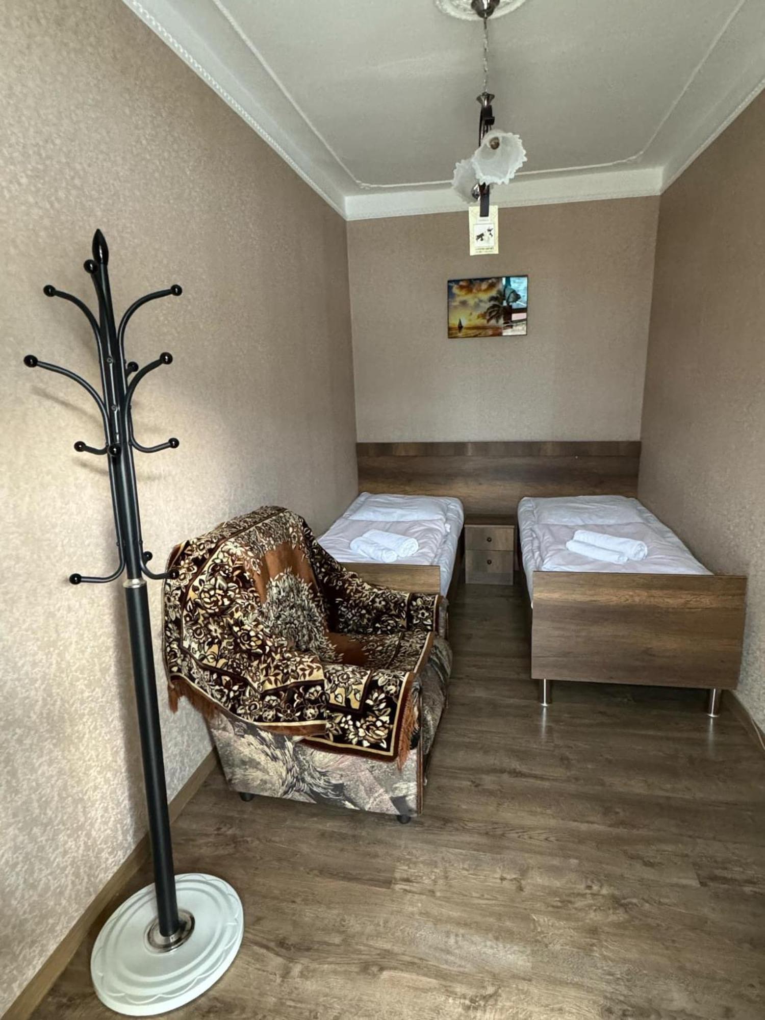 Mikheil Pitskhelauri Guest House Kazbegi Ngoại thất bức ảnh